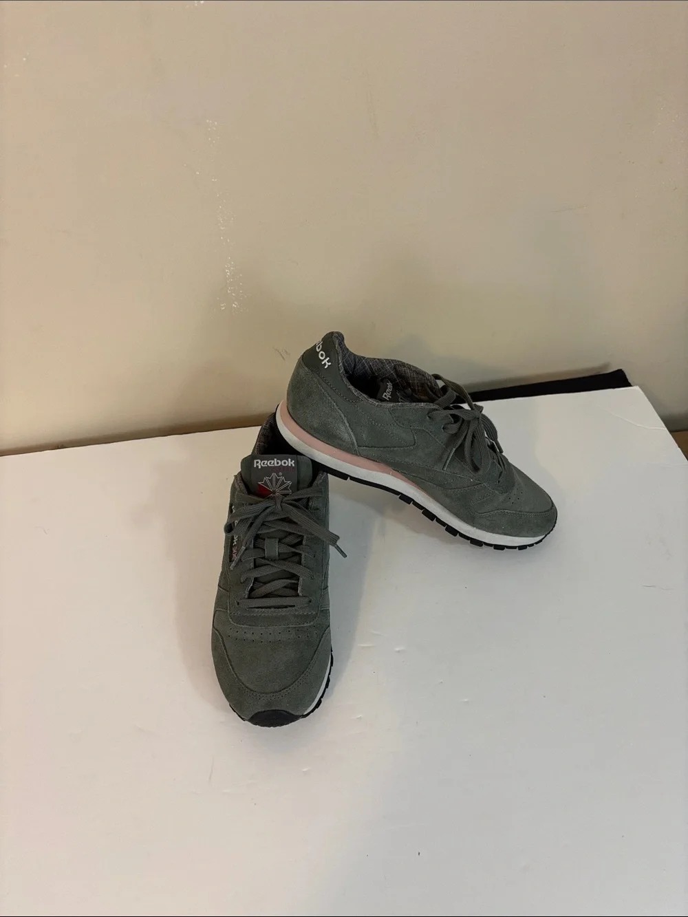 Reebok Classics as Classic Leather W&W Ironstone/ Pink/ Grey Shoes 8.5
